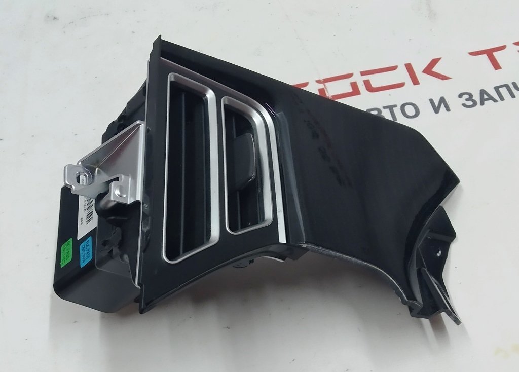 23 中心盖水板右侧 LINEAR DARK ASH LHD 总成 Tesla S 型、S 型 REST 1045969-92-C